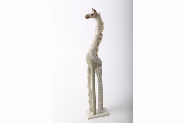 Figura drvena žirafa obložena platnom manja
