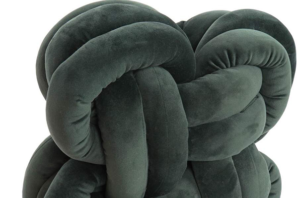 Cushion polyester 30x17x30 820 gr. knot 2 mod.