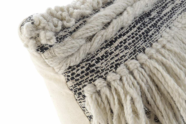 Cushion wool cotton 55x15x33 1,25 kg. flecos black