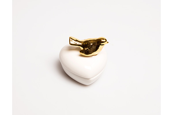 Keramička kutija u obliku srca sa zlatnom pticom
