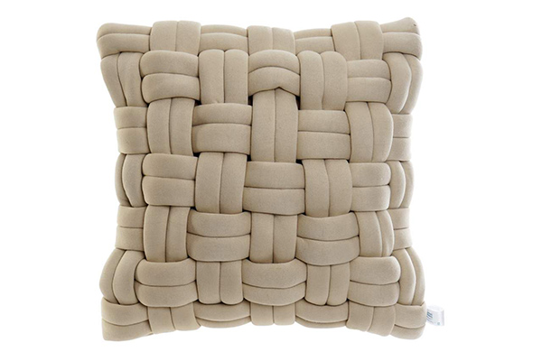Cushion polyester 45x10x45 braided beige