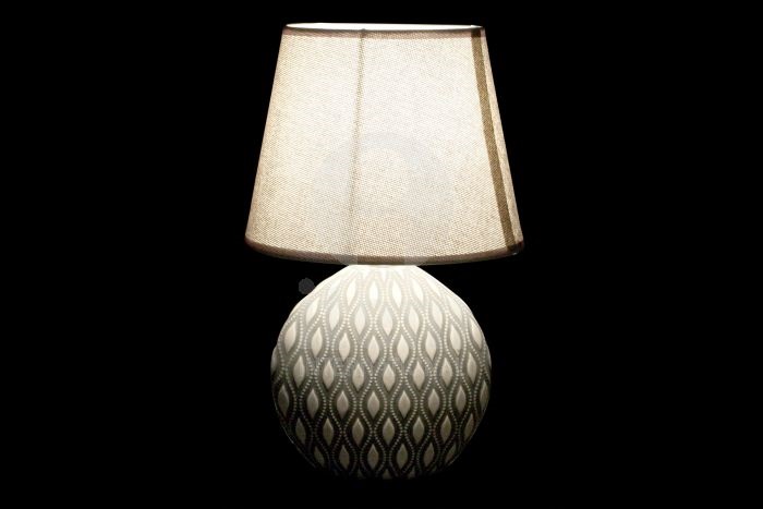 Siva lampa sa ornamentima 20x20x33
