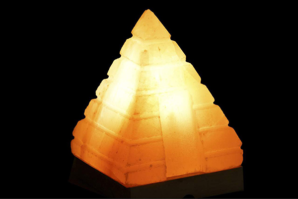 Decorative light salt wood 13x13x18 pyramid